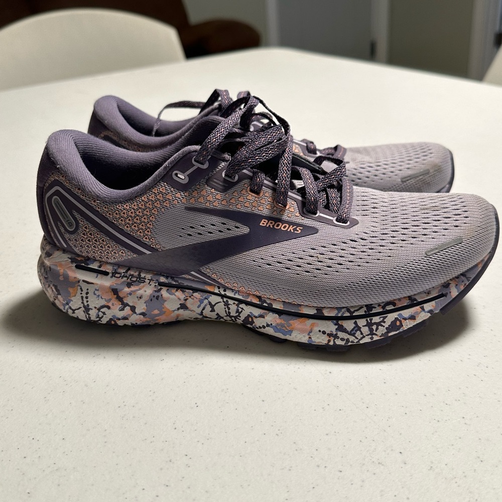 Women’s Brooks Ghost 14 size 8